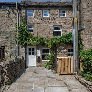Chapel With Log Burner Holiday home